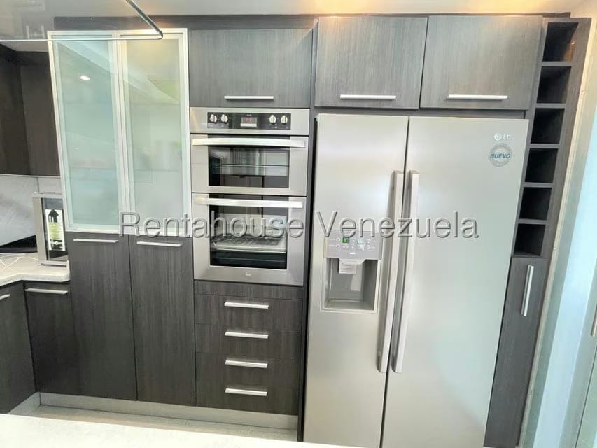 Apartamento (1 Nivel) en Alquiler en Alto Hatillo, Distrito Metropolitano - 23