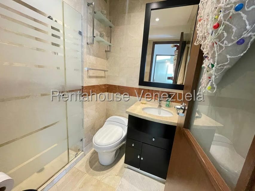 Apartamento (1 Nivel) en Alquiler en Alto Hatillo, Distrito Metropolitano - 26