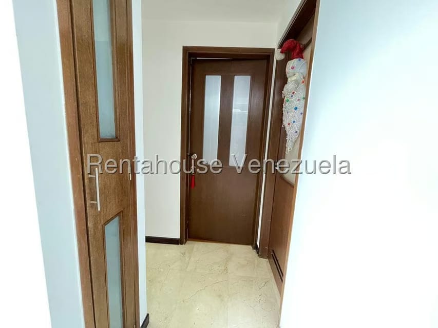 Apartamento (1 Nivel) en Alquiler en Alto Hatillo, Distrito Metropolitano - 31