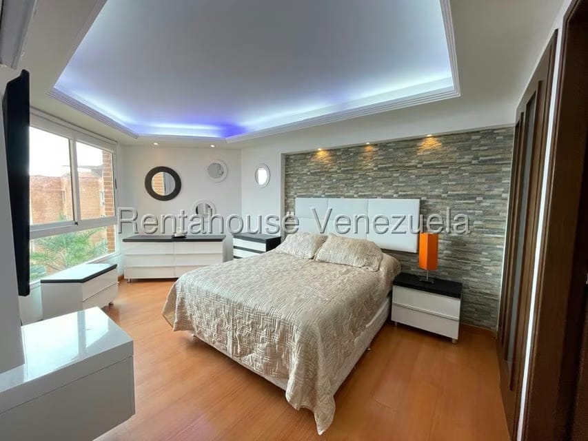 Apartamento (1 Nivel) en Alquiler en Alto Hatillo, Distrito Metropolitano - 33