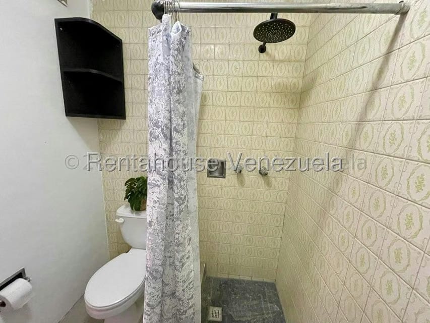 Apartamento (1 Nivel) en Alquiler en Chacao, Distrito Metropolitano - 24