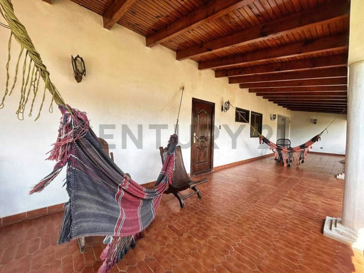 Cuatro Propiedades En Una: Inversión Maestra en Altagracia, Isla de Margarita - 2