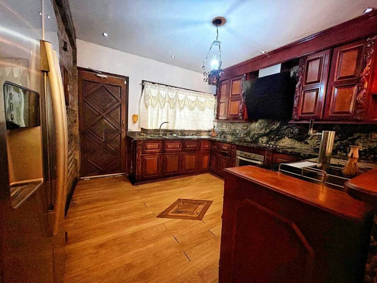 Cuatro Propiedades En Una: Inversión Maestra en Altagracia, Isla de Margarita - 6