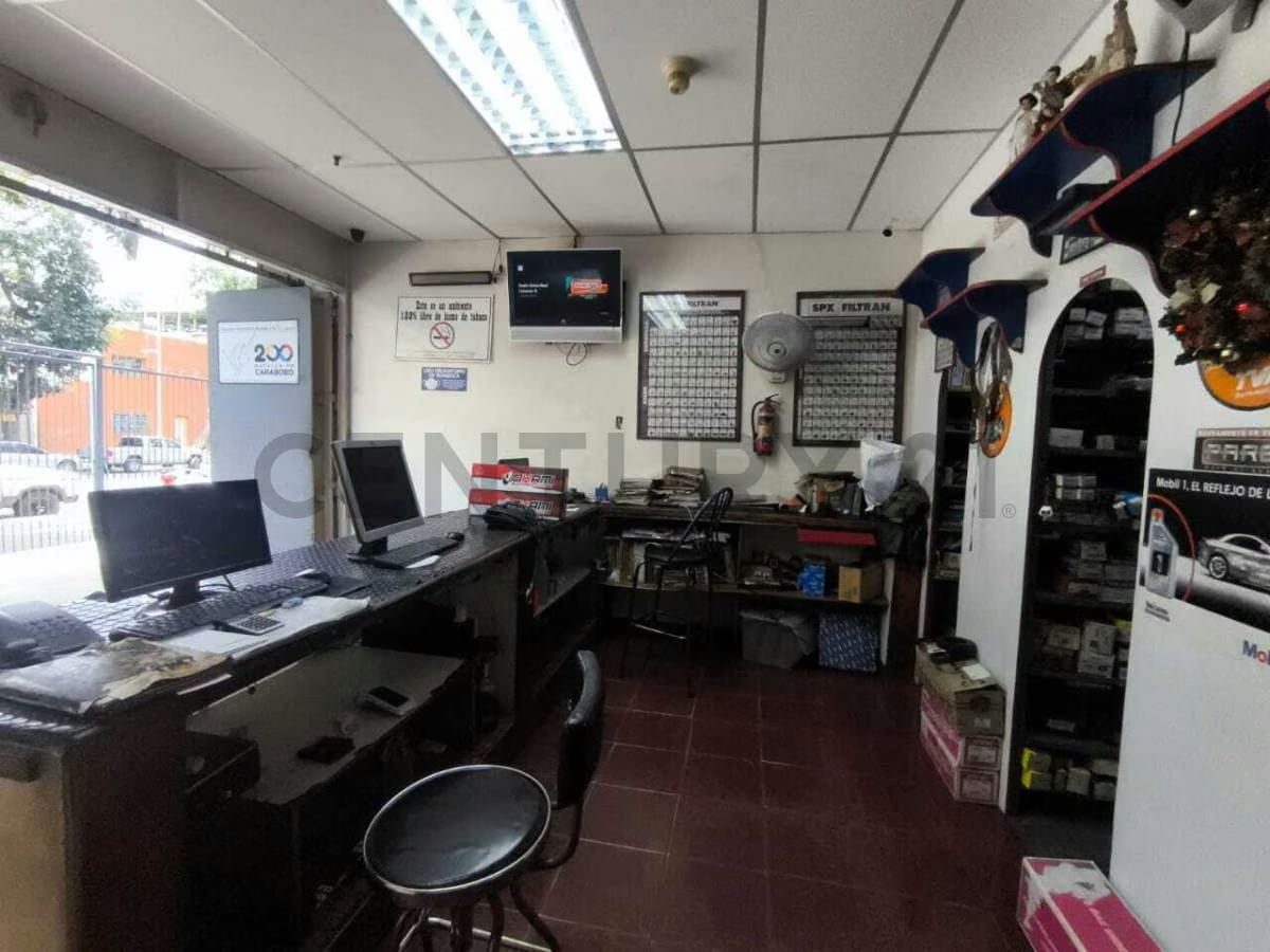 Local comercial de 210 m² en la avenida Casanova, Sabana Grande - 3