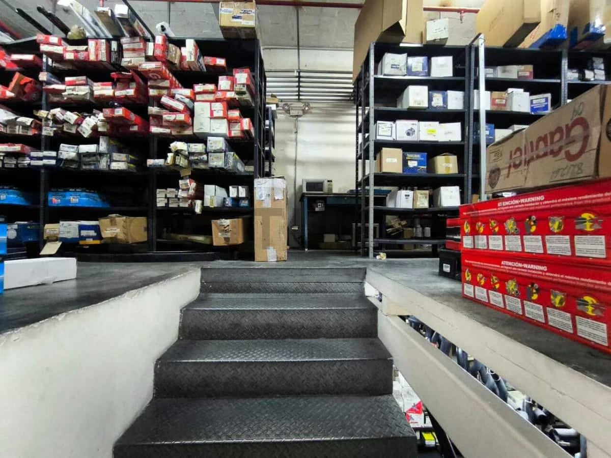 Local comercial de 210 m² en la avenida Casanova, Sabana Grande - 7
