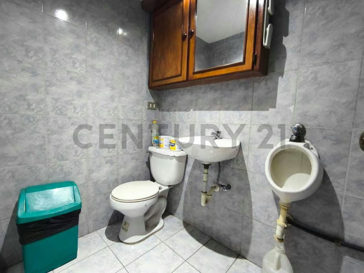 Local comercial de 210 m² en la avenida Casanova, Sabana Grande - 9