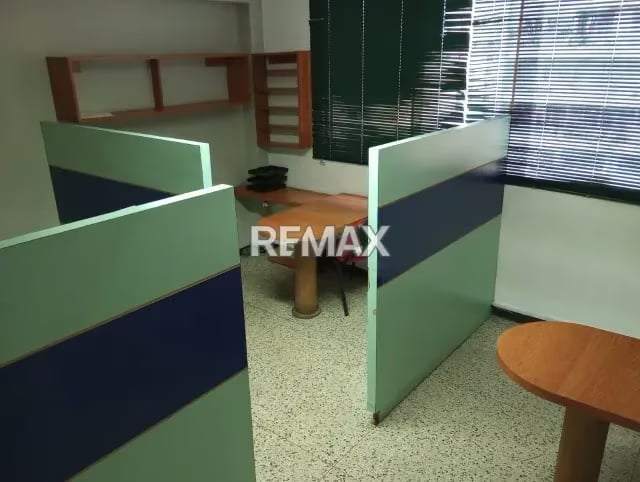 AMPLIA OFICINA EN VENTA BOULEVARD DE SABANA GRANDE 112M2 - 8