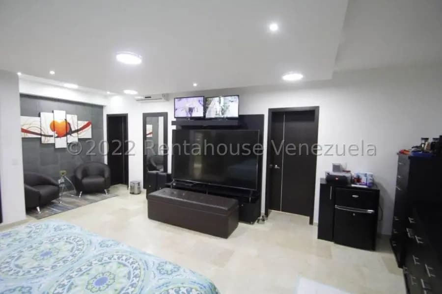 Casa en Venta en Lomas de la Lagunita Caracas - 3