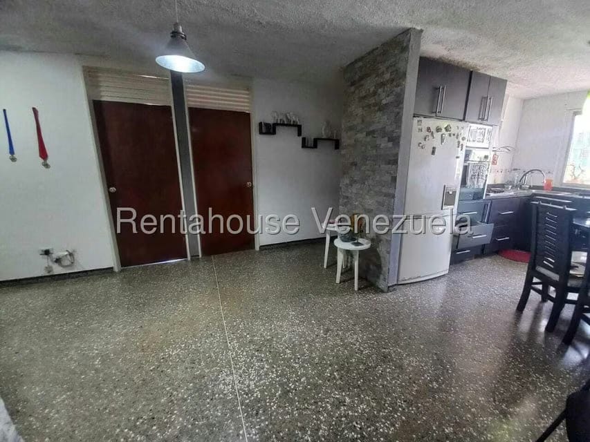 Apartamento (1 Nivel) en Venta en El Valle, Distrito Metropolitano - 2