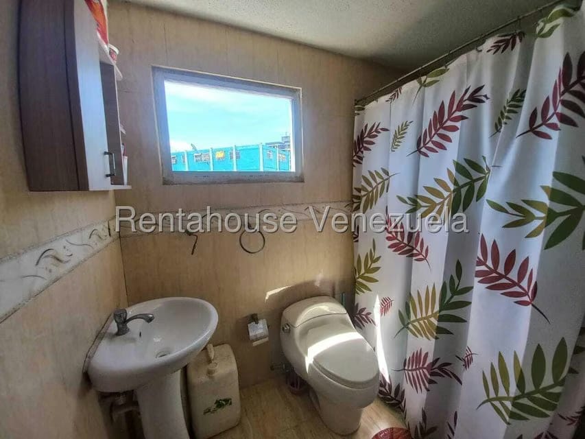 Apartamento (1 Nivel) en Venta en El Valle, Distrito Metropolitano - 12