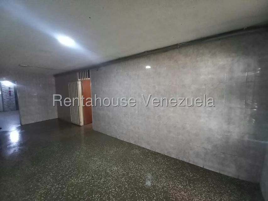 Apartamento (1 Nivel) en Venta en El Valle, Distrito Metropolitano - 23