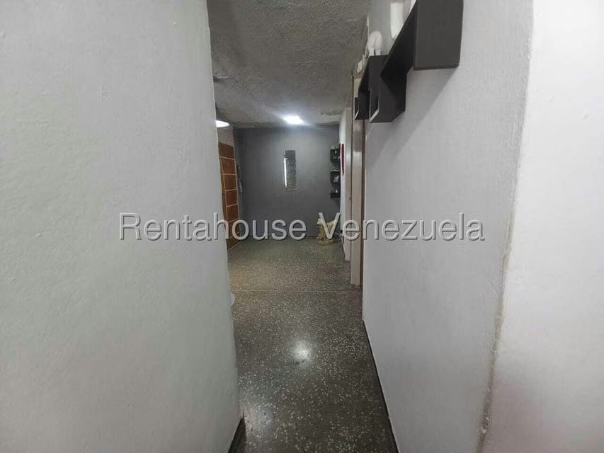 Apartamento (1 Nivel) en Venta en El Valle, Distrito Metropolitano - 25