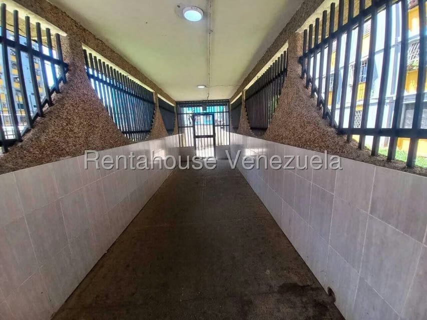 Apartamento (1 Nivel) en Venta en El Valle, Distrito Metropolitano - 28