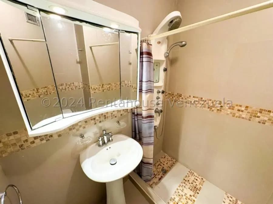 Apartamento en Venta en Los Dos Caminos Caracas - 16