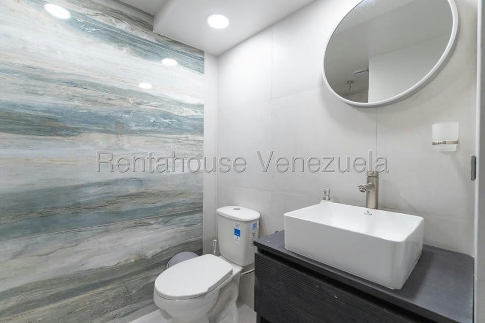 Apartamento (1 Nivel) en Alquiler en Los Chorros, Distrito Metropolitano - 11