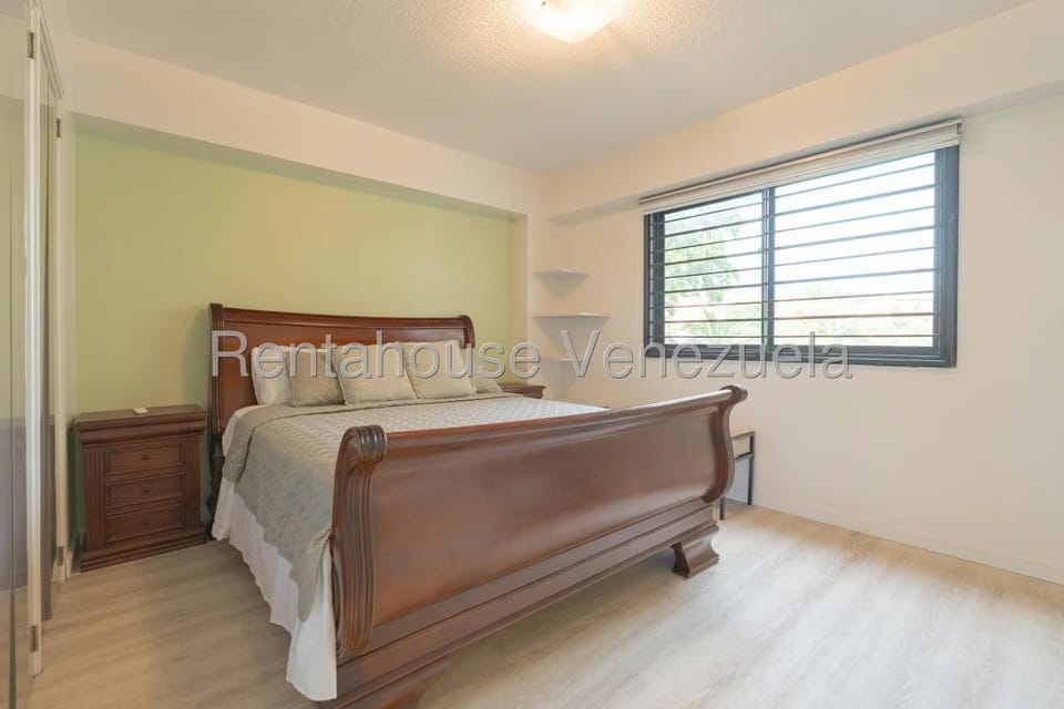 Apartamento (1 Nivel) en Alquiler en Los Chorros, Distrito Metropolitano - 13