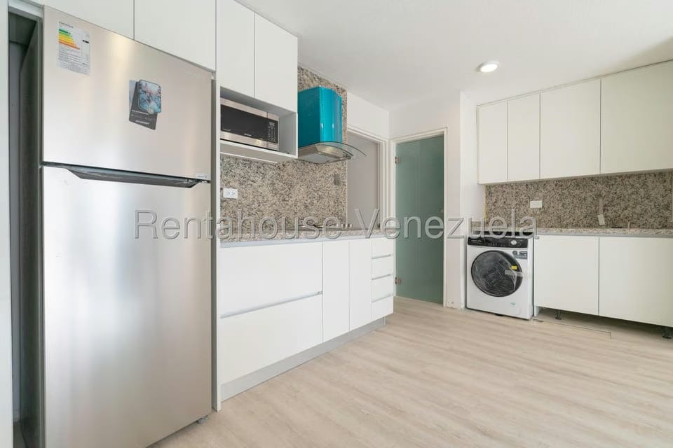 Apartamento (1 Nivel) en Alquiler en Los Chorros, Distrito Metropolitano - 10