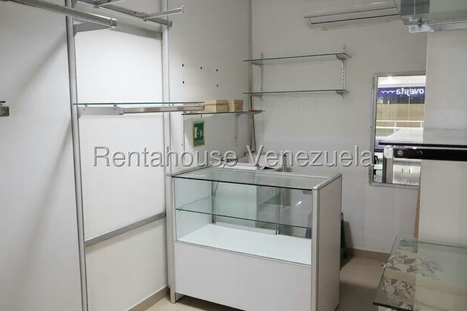 Comercial (Local Comercial) en Venta en Centro de Charallave, Miranda - 4
