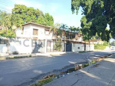 Casa En Venta En La Urbanización La Coromoto Maracay - 2