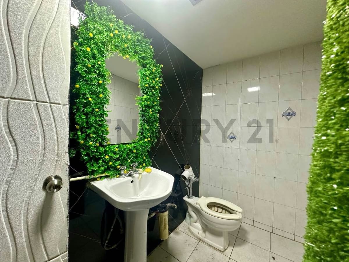 AJ - Local Comercial del Centro Plaza en Alquiler - 8