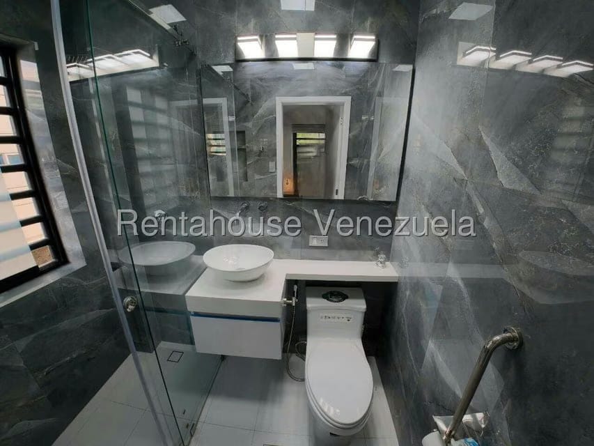 Apartamento (1 Nivel) en Alquiler en Altamira, Distrito Metropolitano - 12