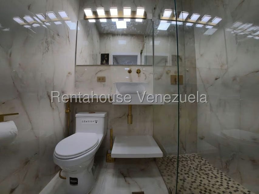 Apartamento (1 Nivel) en Alquiler en Altamira, Distrito Metropolitano - 8