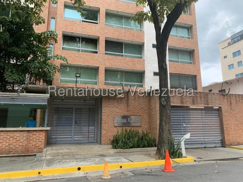 Apartamento (1 Nivel) en Alquiler en Los Naranjos de Las Mercedes, Distrito Metropolitano