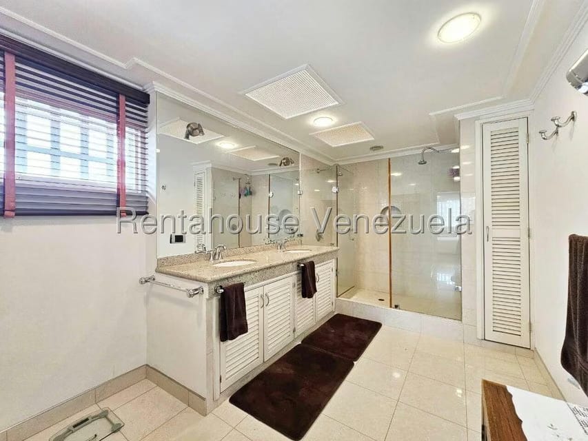 Casa (Duplex) en Venta en La Lagunita Country Club, Distrito Metropolitano - 25