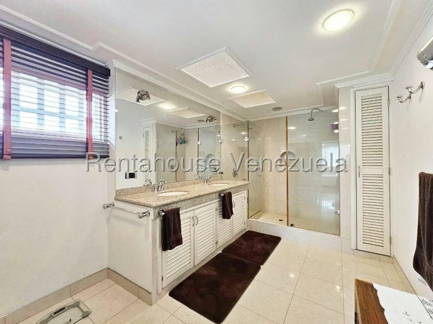 Casa (Duplex) en Venta en La Lagunita Country Club, Distrito Metropolitano - 25