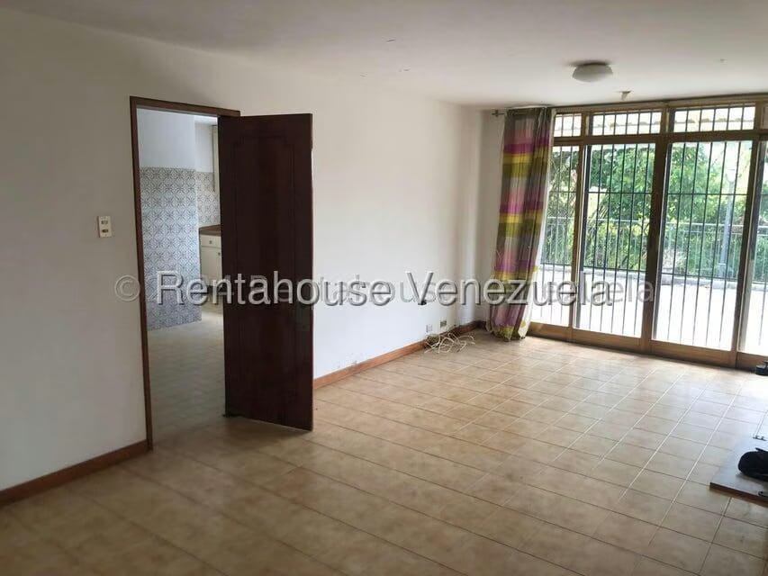 Casa (Multipes Niveles) en Venta en Miranda, Distrito Metropolitano - 2