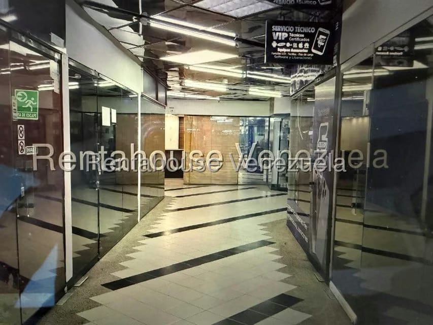 Comercial (Local Comercial) en Alquiler en Sabana Grande, Distrito Metropolitano - 4