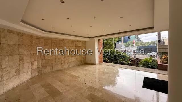 Apartamento (1 Nivel) en Alquiler en El Rosal, Distrito Metropolitano - 2