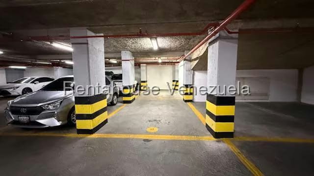 Apartamento (1 Nivel) en Alquiler en El Rosal, Distrito Metropolitano - 16