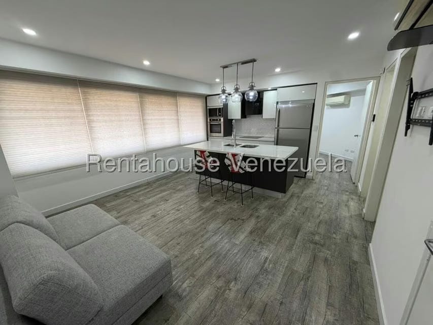 Apartamento (1 Nivel) en Alquiler en El Rosal, Distrito Metropolitano - 3