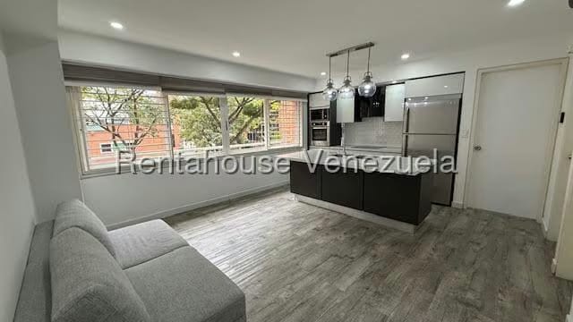 Apartamento (1 Nivel) en Alquiler en El Rosal, Distrito Metropolitano - 4