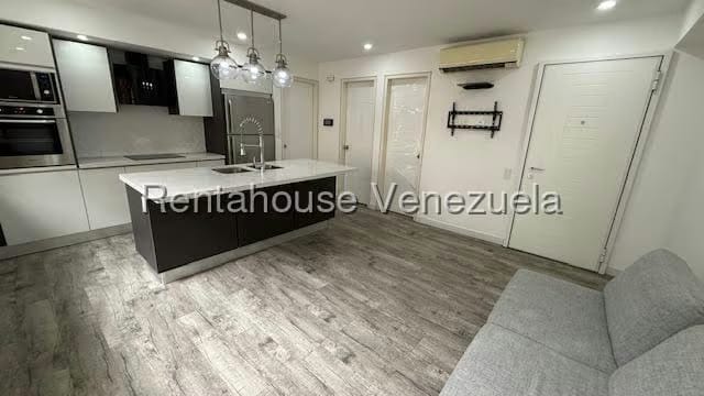 Apartamento (1 Nivel) en Alquiler en El Rosal, Distrito Metropolitano - 5