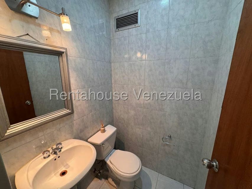 Apartamento (1 Nivel) en Alquiler en Del Este, Lara - 12