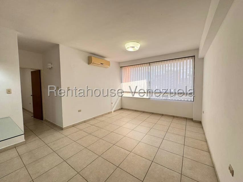 Apartamento (1 Nivel) en Alquiler en Del Este, Lara - 13