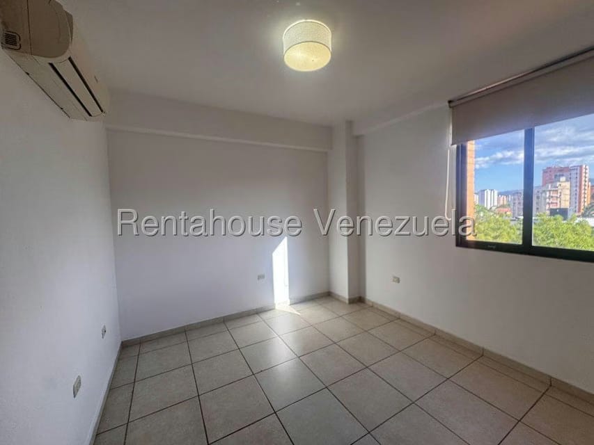 Apartamento (1 Nivel) en Alquiler en Del Este, Lara - 16