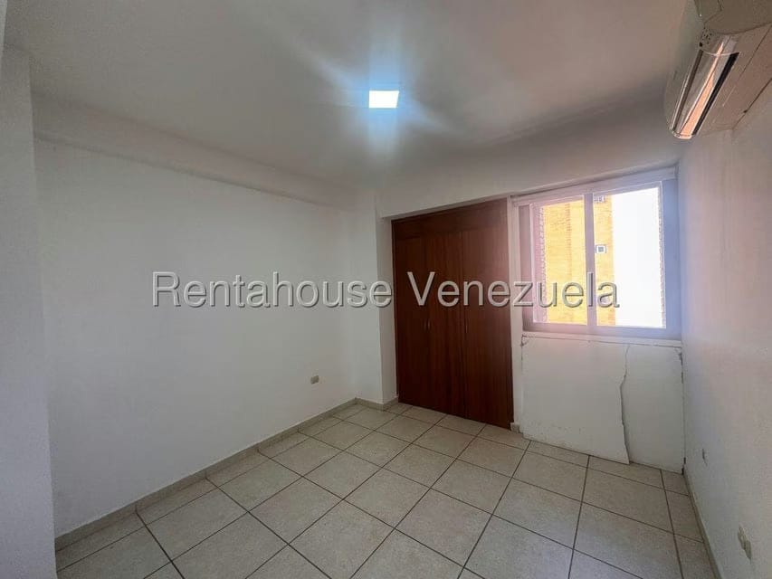 Apartamento (1 Nivel) en Alquiler en Del Este, Lara - 18