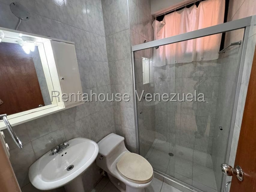 Apartamento (1 Nivel) en Alquiler en Del Este, Lara - 24