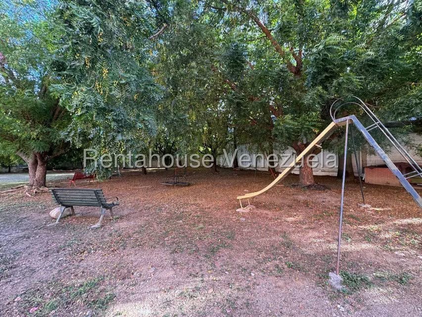 Apartamento (1 Nivel) en Alquiler en Del Este, Lara - 28