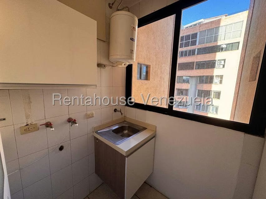Apartamento (1 Nivel) en Alquiler en Del Este, Lara - 9
