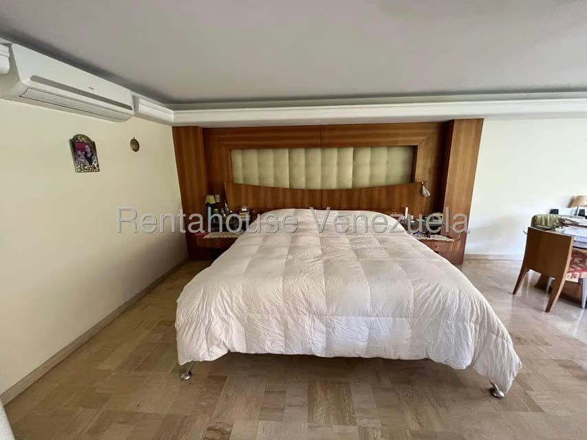 Apartamento (Penthouse) en Alquiler en Los Chorros, Distrito Metropolitano - 25