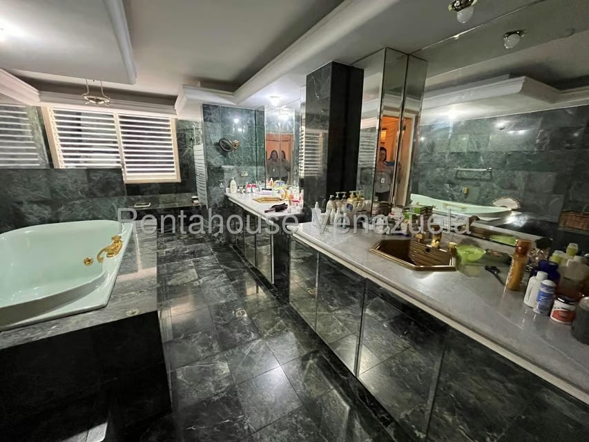 Apartamento (Penthouse) en Alquiler en Los Chorros, Distrito Metropolitano - 29