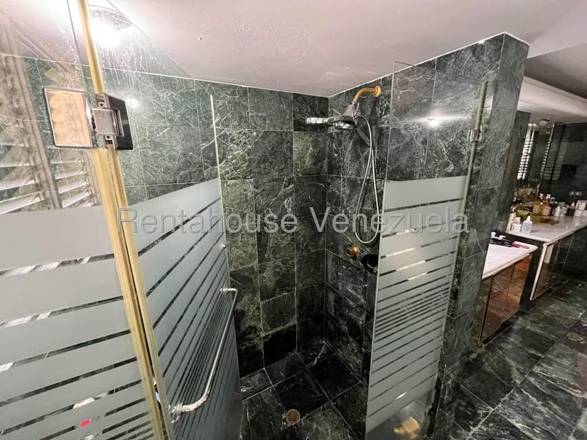 Apartamento (Penthouse) en Alquiler en Los Chorros, Distrito Metropolitano - 30