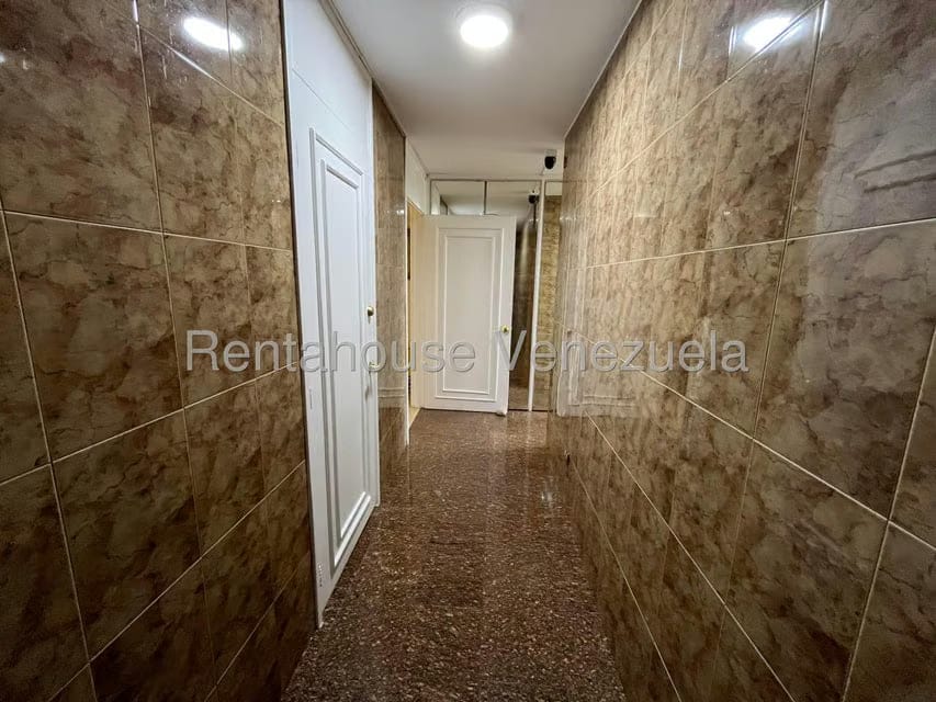Apartamento (Penthouse) en Alquiler en Los Chorros, Distrito Metropolitano - 4