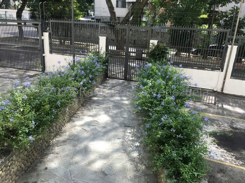 Apartamento (1 Nivel) en Venta en El Marques, Distrito Metropolitano - 3