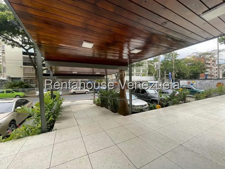 Apartamento (1 Nivel) en Venta en Los Palos Grandes, Distrito Metropolitano - 2