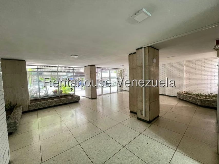 Apartamento (1 Nivel) en Venta en Los Palos Grandes, Distrito Metropolitano - 8